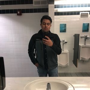 Meet your Posher, Luis